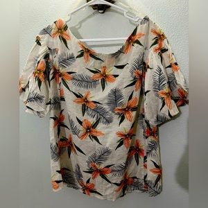 Size small floral UMGEE off shoulder blouse